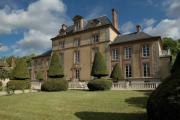 Historic chateau B&B and hotel stays near Paris in France