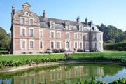 Historic chateau B&B and hotel stays in Calais area NE France