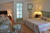 Charming 3* hotel in Bonnieux Provence with swimming pool