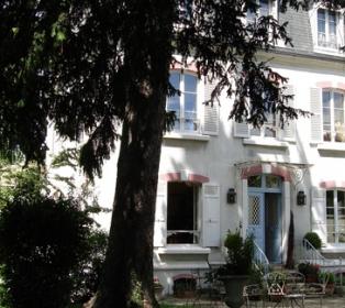Quality bed and breakfast near Versailles and Paris city centre France