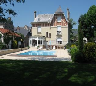 Studio B&B near Reims in Champagne with swimming pool