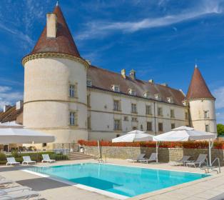 Luxury chateau hotel, spa and golf in Burgundy