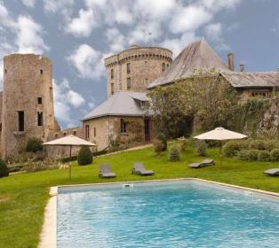Family friendly luxury chateau B&B near Puy du Fou