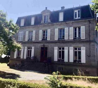 Fabulous chateau B&B in a peaceful countryside setting near Limoges airport